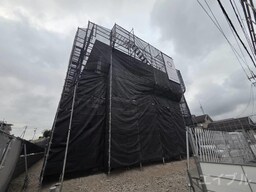 建築中