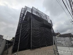 建築中