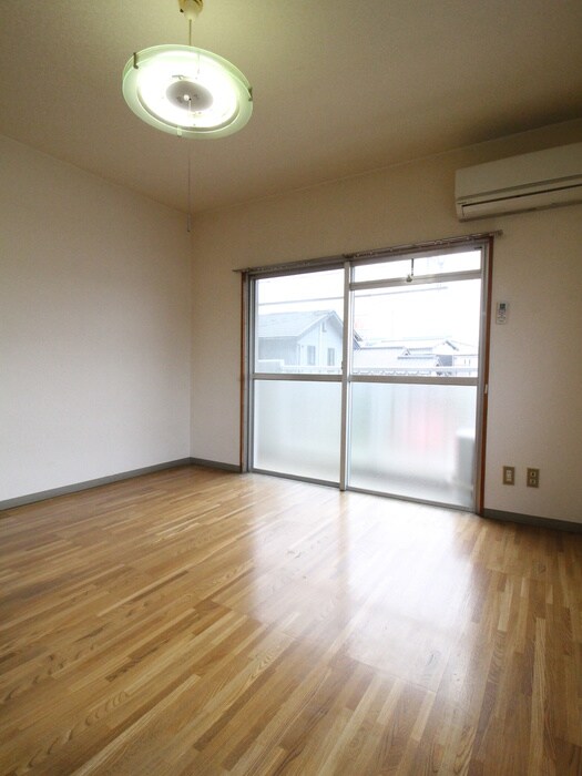 居室 シャトレ東合川