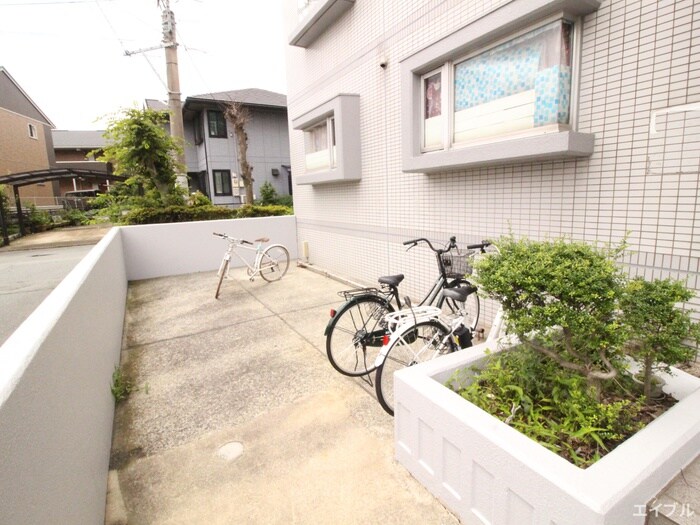 駐輪場 シャトレ東合川