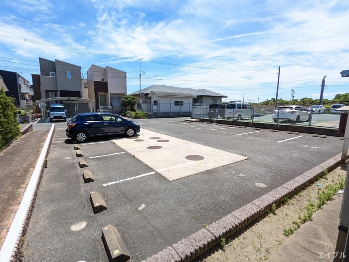 駐車場 カミーリアハウス １