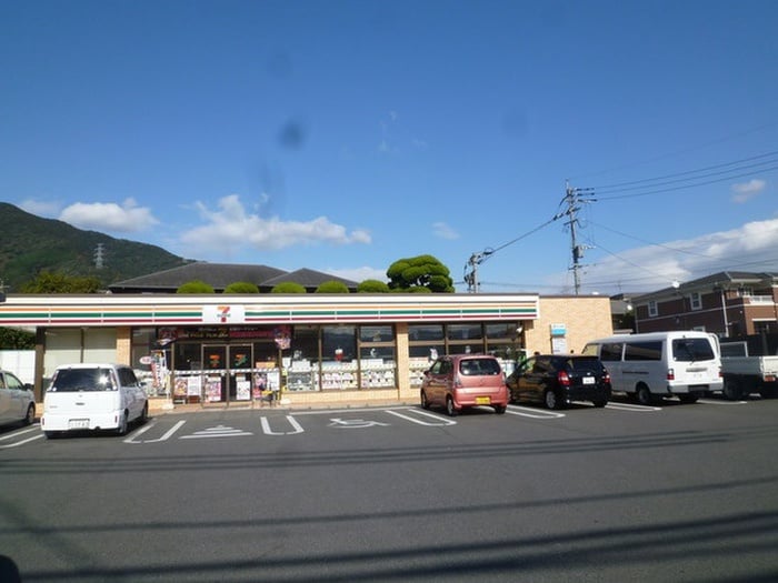 セブンイレブン葛原本町1丁目店(コンビニ)まで800m クリスマスローズⅡ