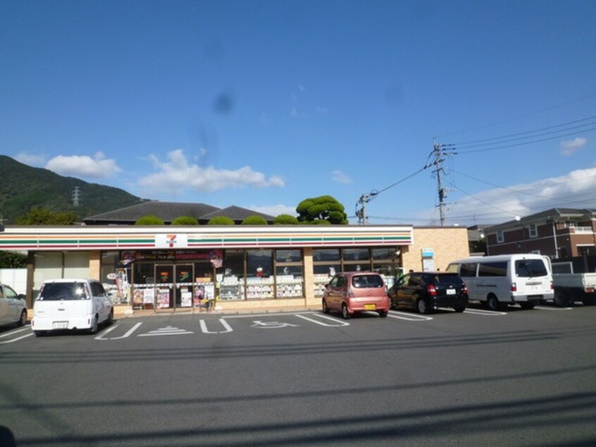 セブンイレブン葛原本町1丁目店(コンビニ)まで800m クリスマスローズⅡ