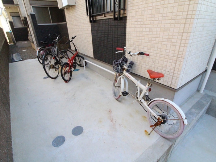 駐輪場 リテラ姪浜