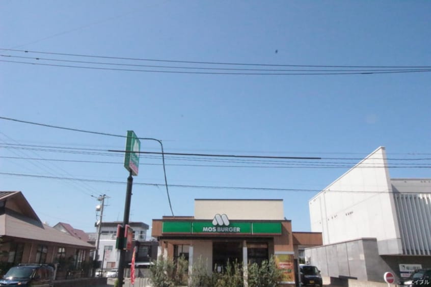 モスバーガー(ファストフード)まで500m ドイ・スクエア