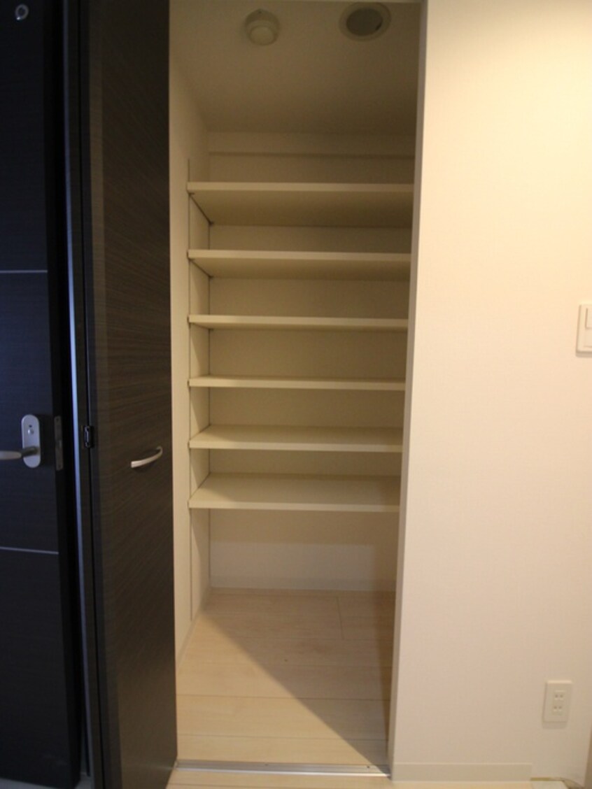 靴箱 レガリア吉塚