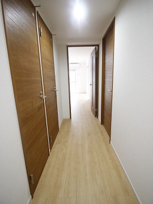 廊下 ミーナ白銀