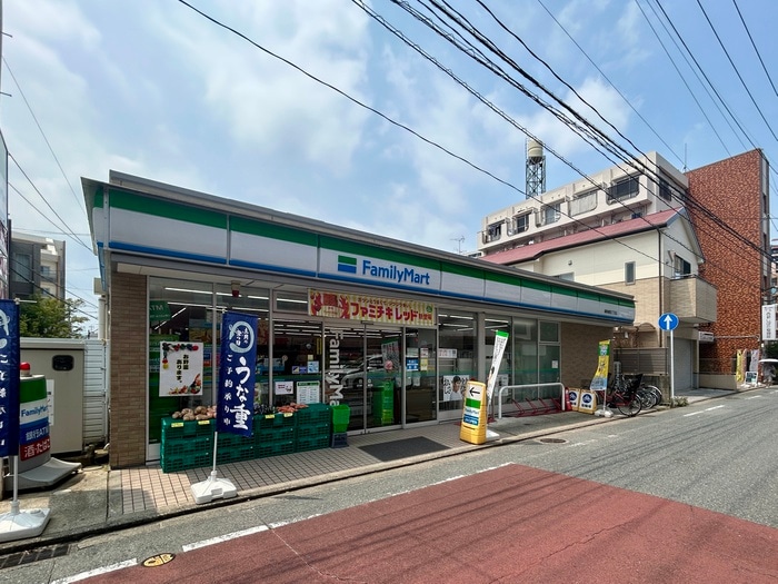 ファミリ－マ－ト(コンビニ)まで30m エステート城西