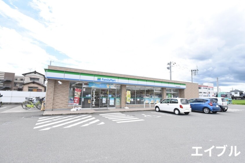 ファミリーマート久留米西田工業団地店(コンビニ)まで500m GRAN　GRACE久留米南1
