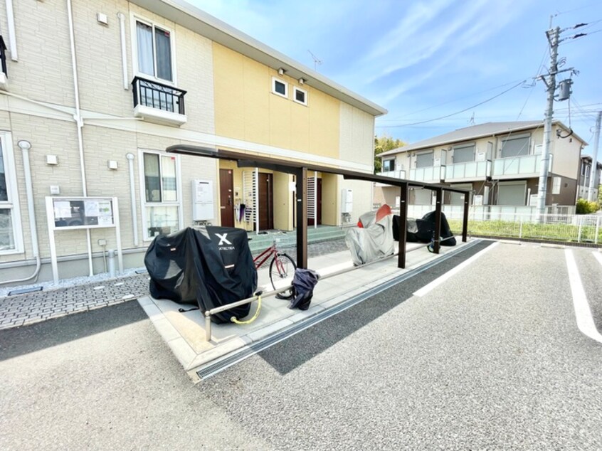 駐輪場 サンヒルズ愛坂C棟