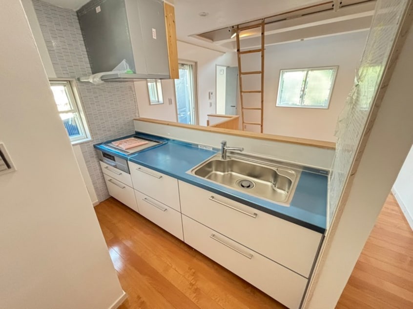 キッチン コムタウンハウス　west