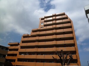 ﾗｲｵﾝｽﾞﾏﾝｼｮﾝ城野駅前（601）