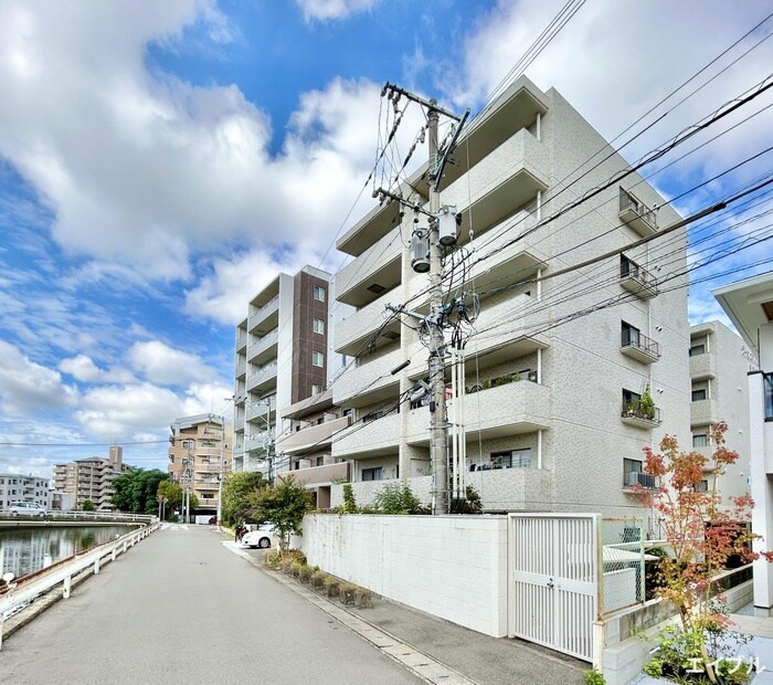 外観写真 ﾗｲｵﾝｽﾞﾏﾝｼｮﾝ鳥飼第2(401)