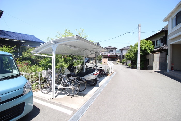 駐輪場 サクラーレ