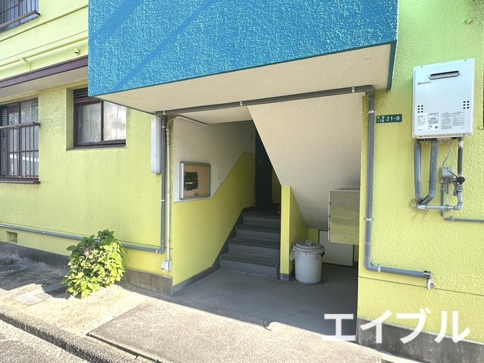 エントランス部分 下到津マンション(304)