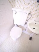 トイレ ｴﾒﾗﾙﾄﾞﾏﾝｼｮﾝ三萩野(404)