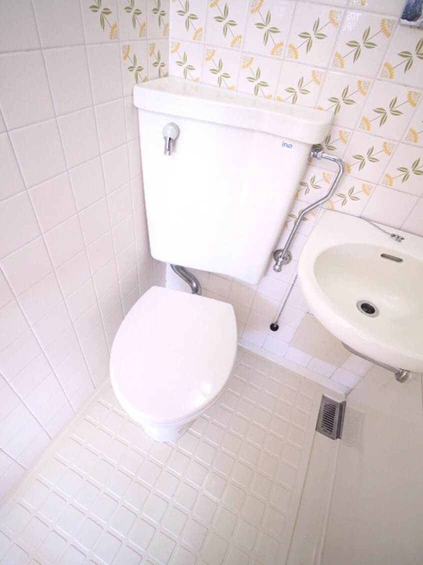 トイレ ｴﾒﾗﾙﾄﾞﾏﾝｼｮﾝ三萩野(404)