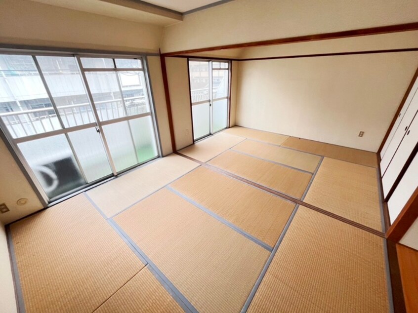 内観写真 ｴﾒﾗﾙﾄﾞﾏﾝｼｮﾝ三萩野(404)