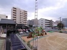 室内からの展望 カ－ザミア