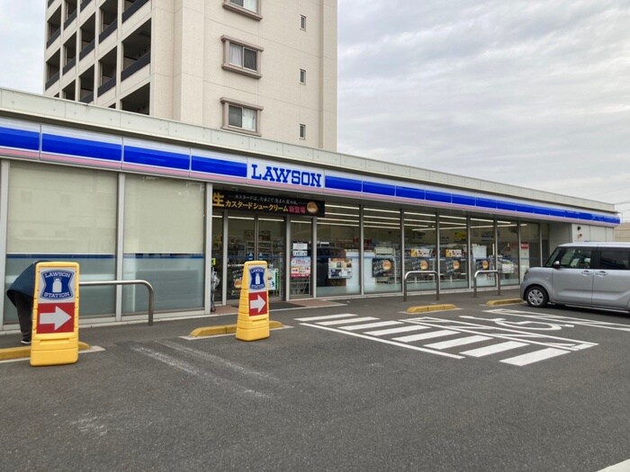 ローソン小倉中井４丁目店(コンビニ)まで750m ラ・コルダ中井
