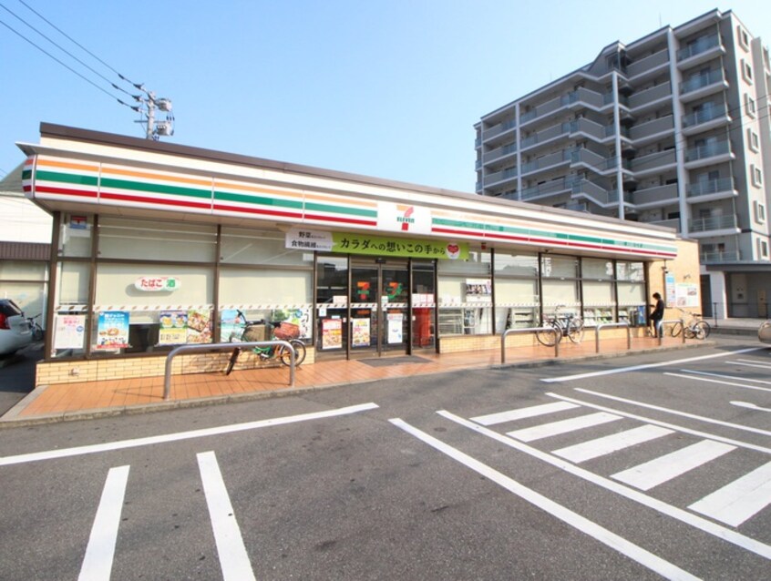 セブン‐イレブン 博多東光寺町店(コンビニ)まで300m ヴィラージュ博多駅南