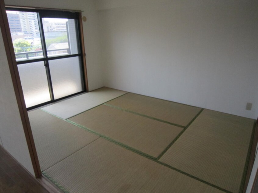 居室 カインド鳥飼