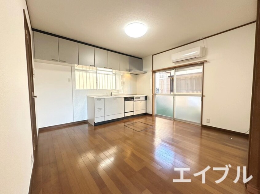 居室 中尾三丁目２２番貸家