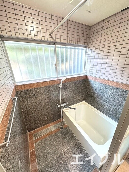 バス／シャワールーム等 中尾三丁目２２番貸家