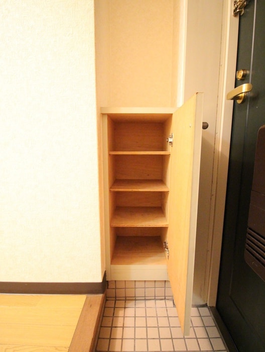 靴箱 カワハラビル