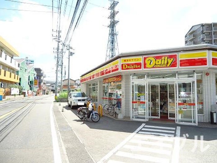 デイリー(コンビニ)まで500m 仮)robot　home千早