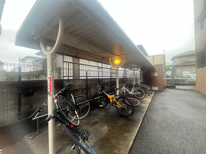 駐輪場 シャルマン那珂川