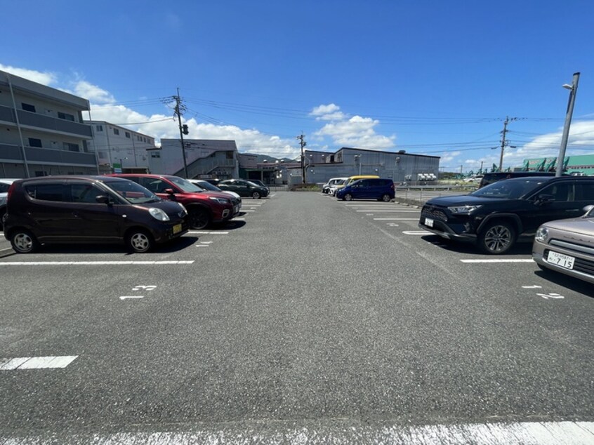 駐車場 ラ・フィーエ上曽根