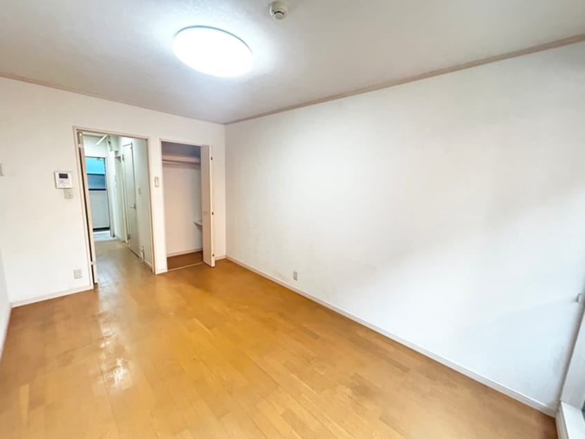 居室 ＣＲＥＳＴ井堀