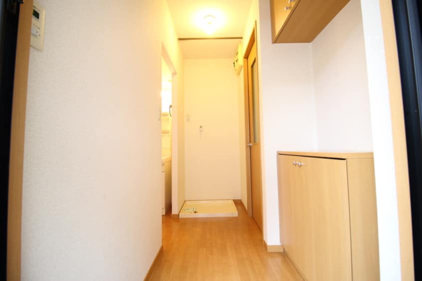 玄関 コンフォーレ梅山