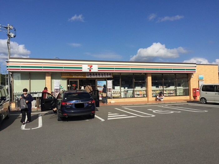 セブンイレブン(コンビニ)まで500m ボヌ－ル新宮Ａ