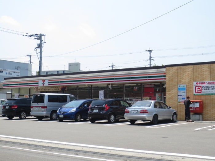 セブンイレブン(コンビニ)まで250m アルファハイツ春日Ⅰ