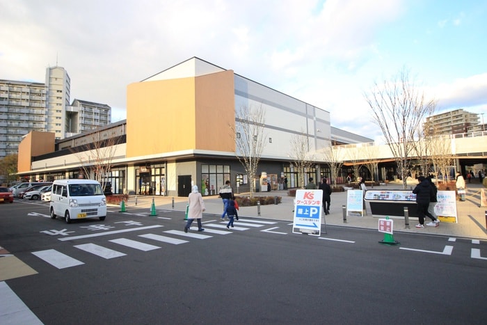 ブランチ博多パピヨンガーデン(ショッピングセンター/アウトレットモール)まで415m ギャラクシー博多駅北