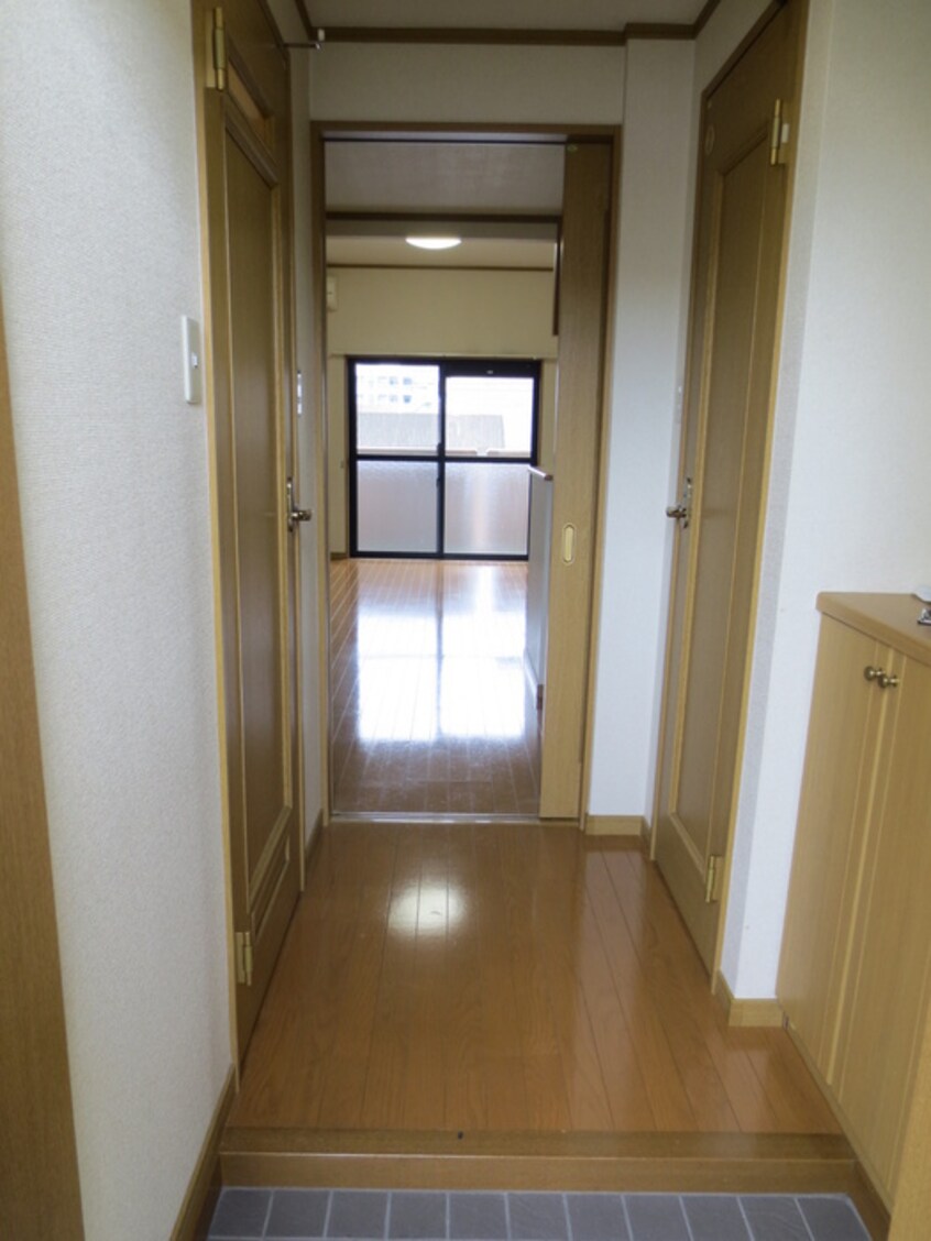 玄関 セレスタイト黒崎