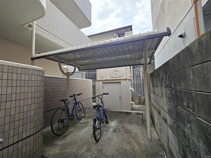 駐輪場 ストーク香椎