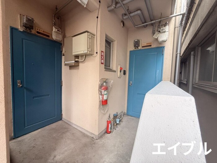 エントランス部分 パレスビル