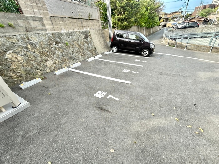 駐車場 ＥＲＩＯＳ ＣＯＵＲＴ折尾