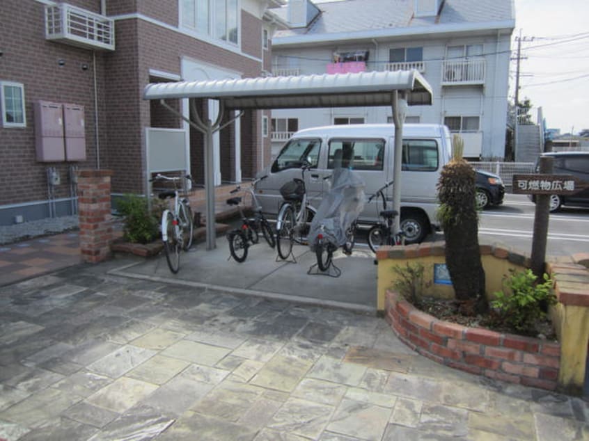 駐輪場 アルディエンテ