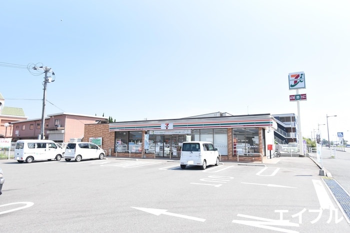 セブンイレブン津福バイパス店(コンビニ)まで700m クレフラスト津福東