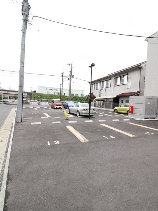 駐車場 エルグランドパティオ参番館