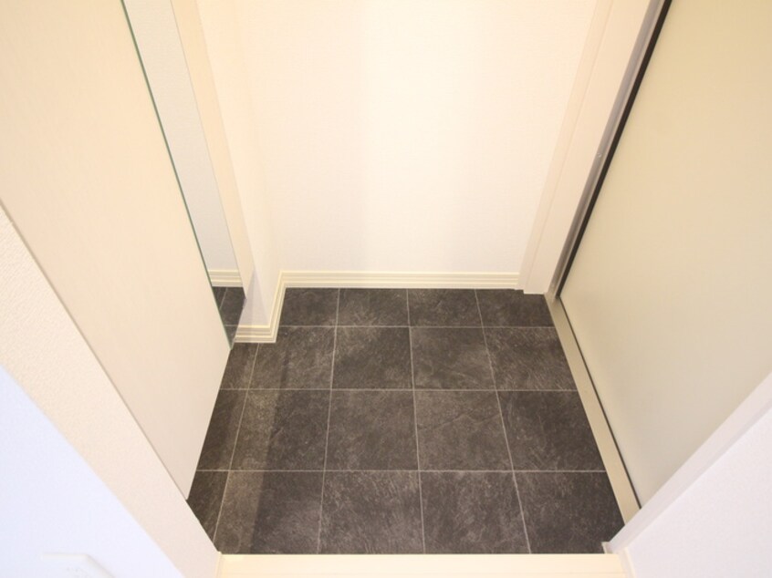 玄関 ｻﾝﾌｨｯﾄﾊｲﾂ十一号館