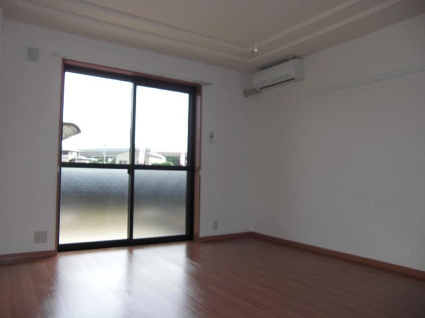 居室 メゾンド・フロ－ラ