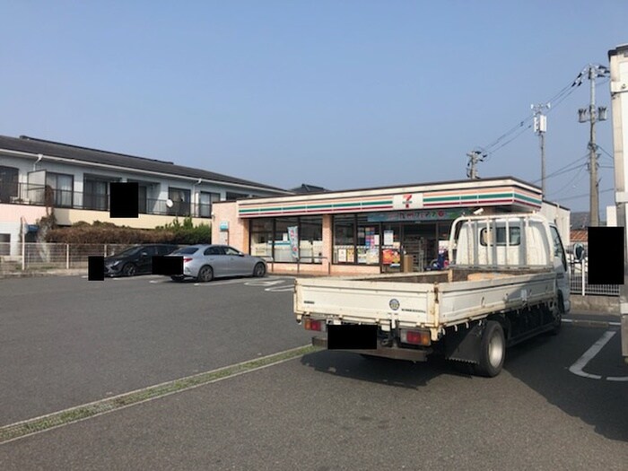 セブンイレブン直方植木店(コンビニ)まで1200m サンシティ石山谷　B