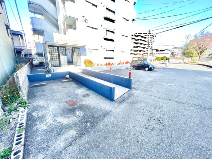 駐車場 シャトレ三ヶ森Ⅱ(102)