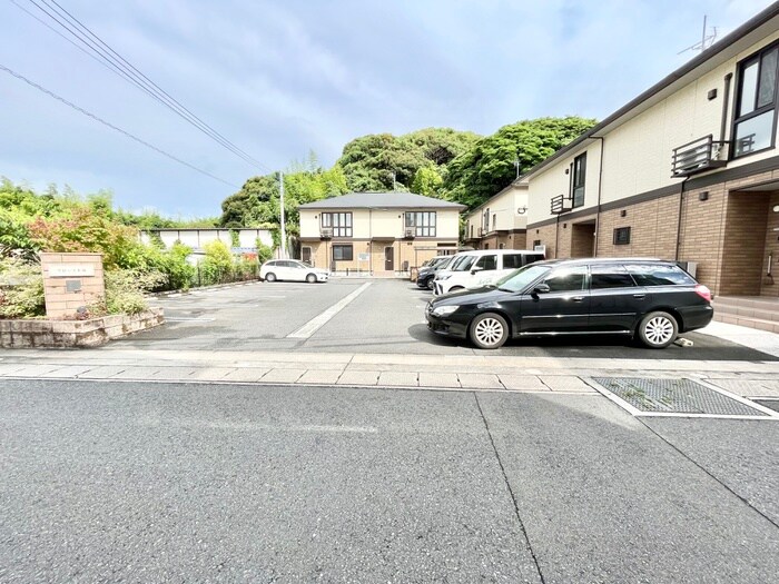 駐車場 フローラ本城C棟