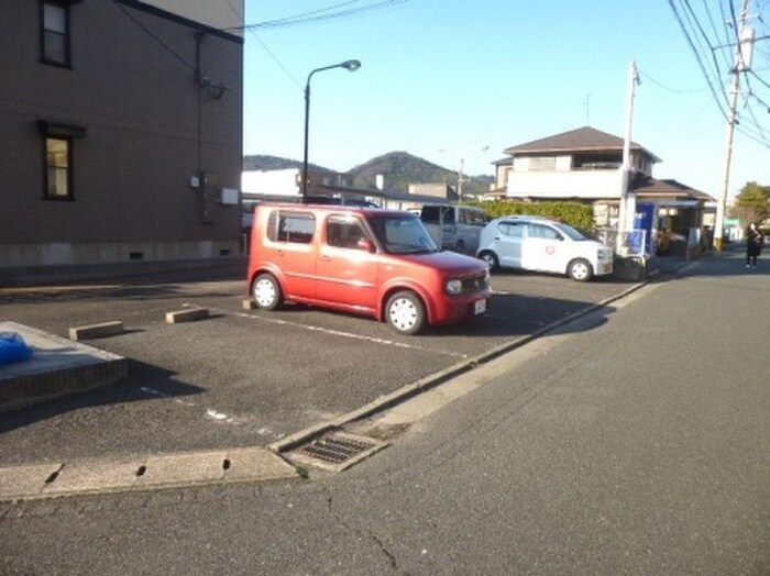 駐車場 メルベーユ前田